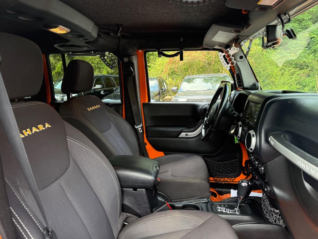 Jeep Wrangler photo 4