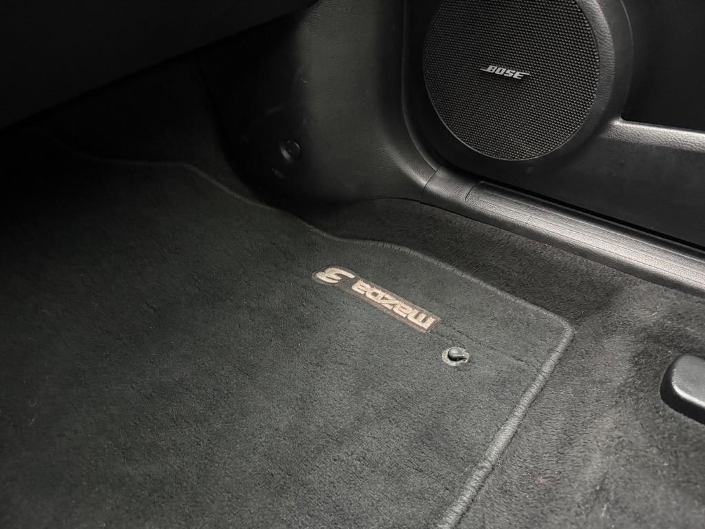 Mazda Mazda3 photo 9