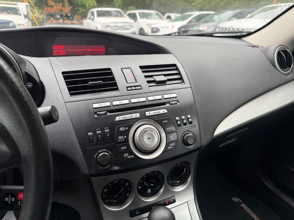 Mazda Mazda3 photo 25