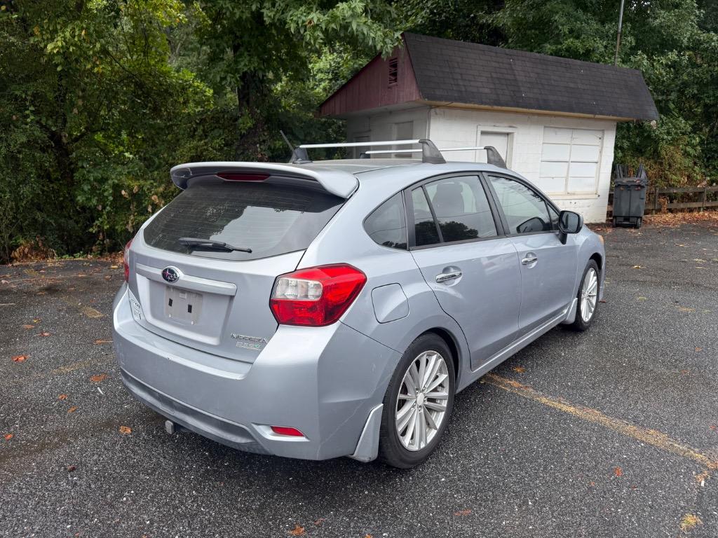 Subaru Impreza photo 14