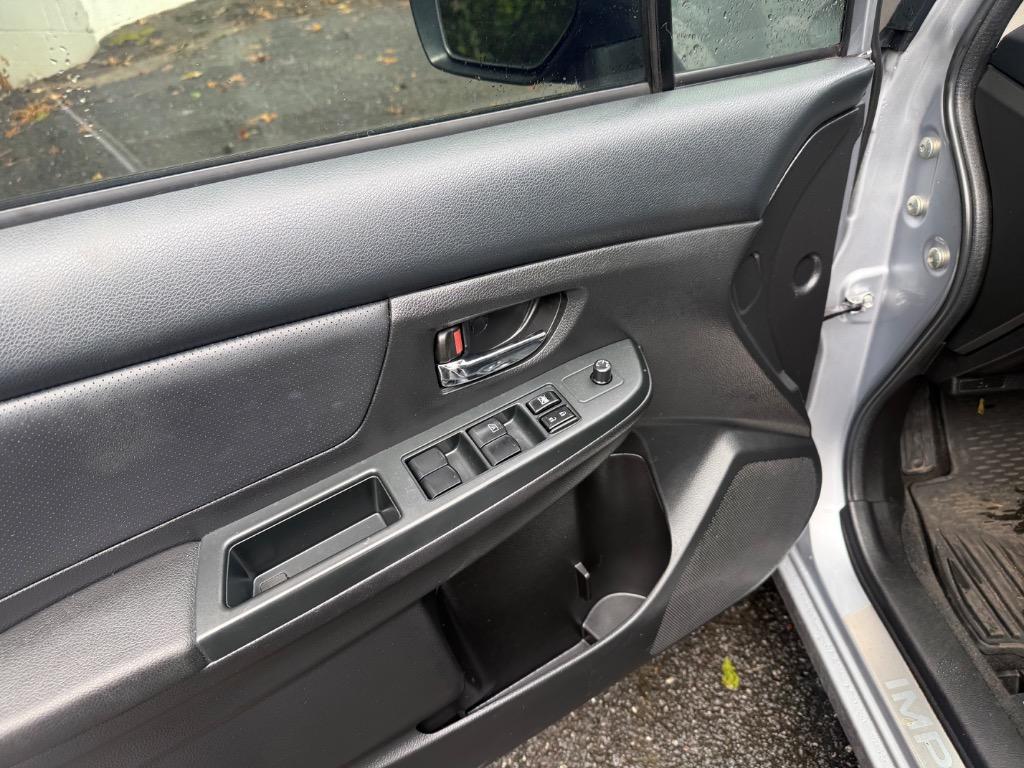 Subaru Impreza photo 8