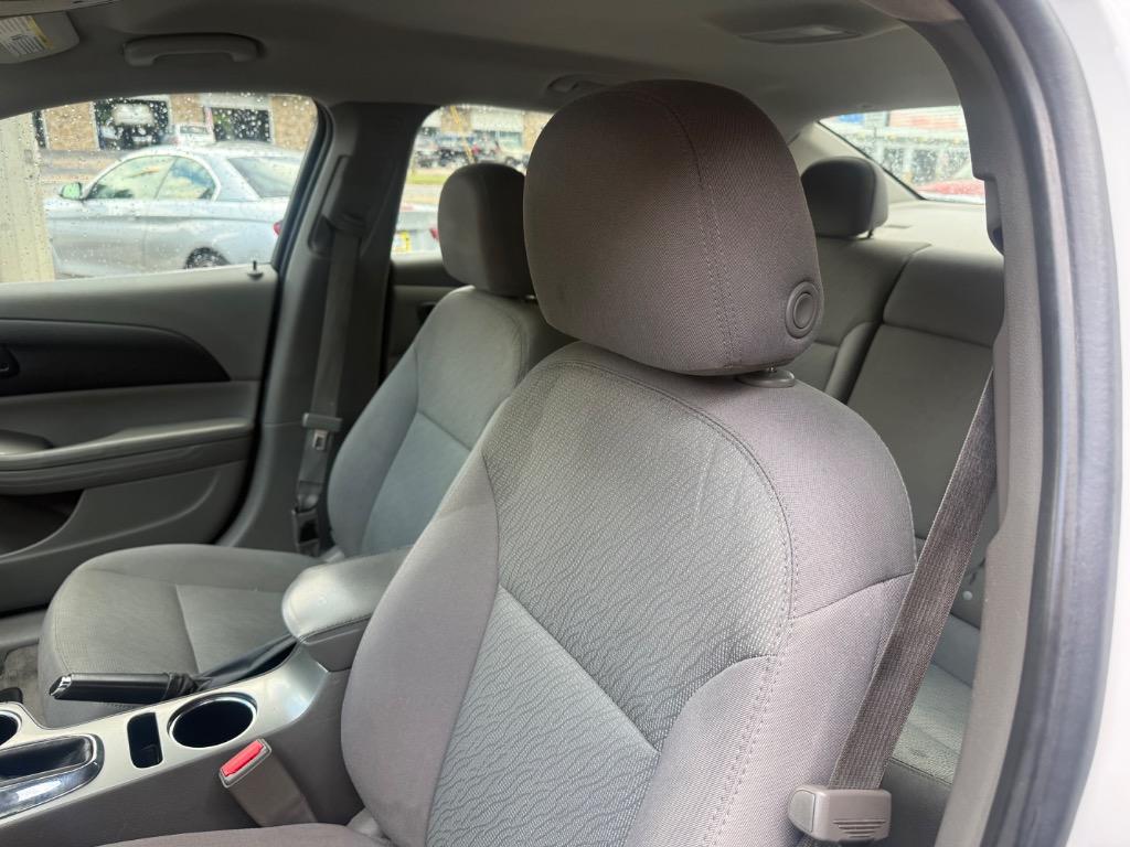 Chevrolet Malibu Limited photo 16