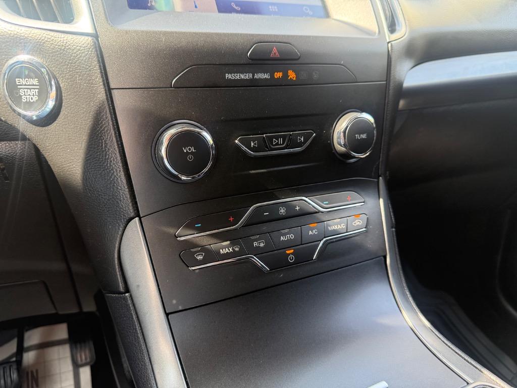 Ford Edge photo 5