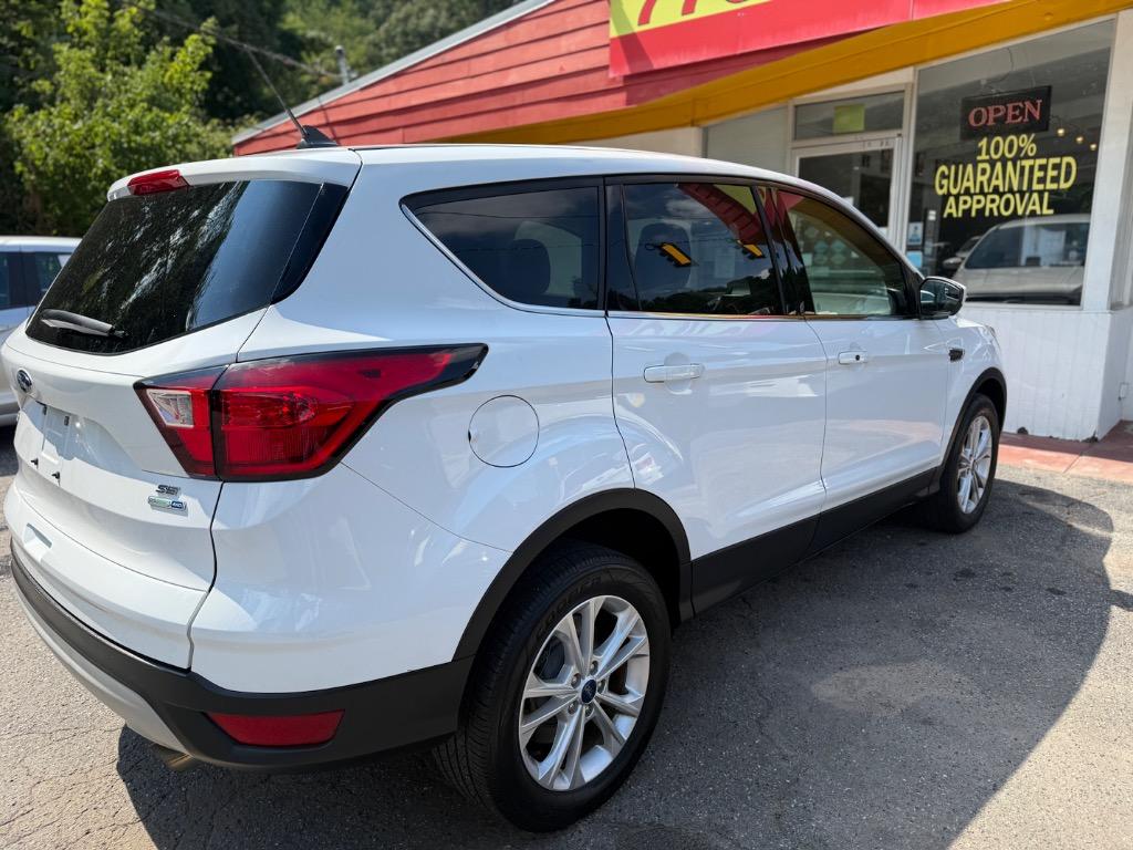 Ford Escape photo 9