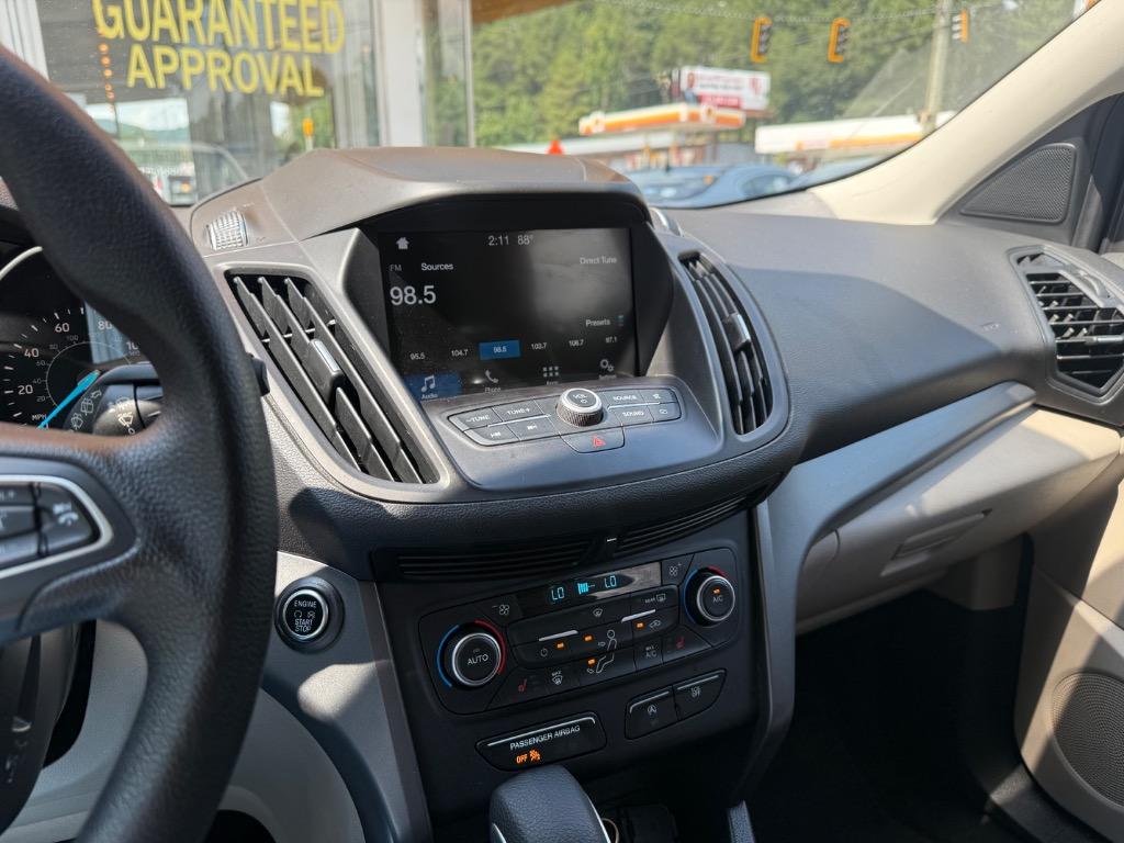 Ford Escape photo 2