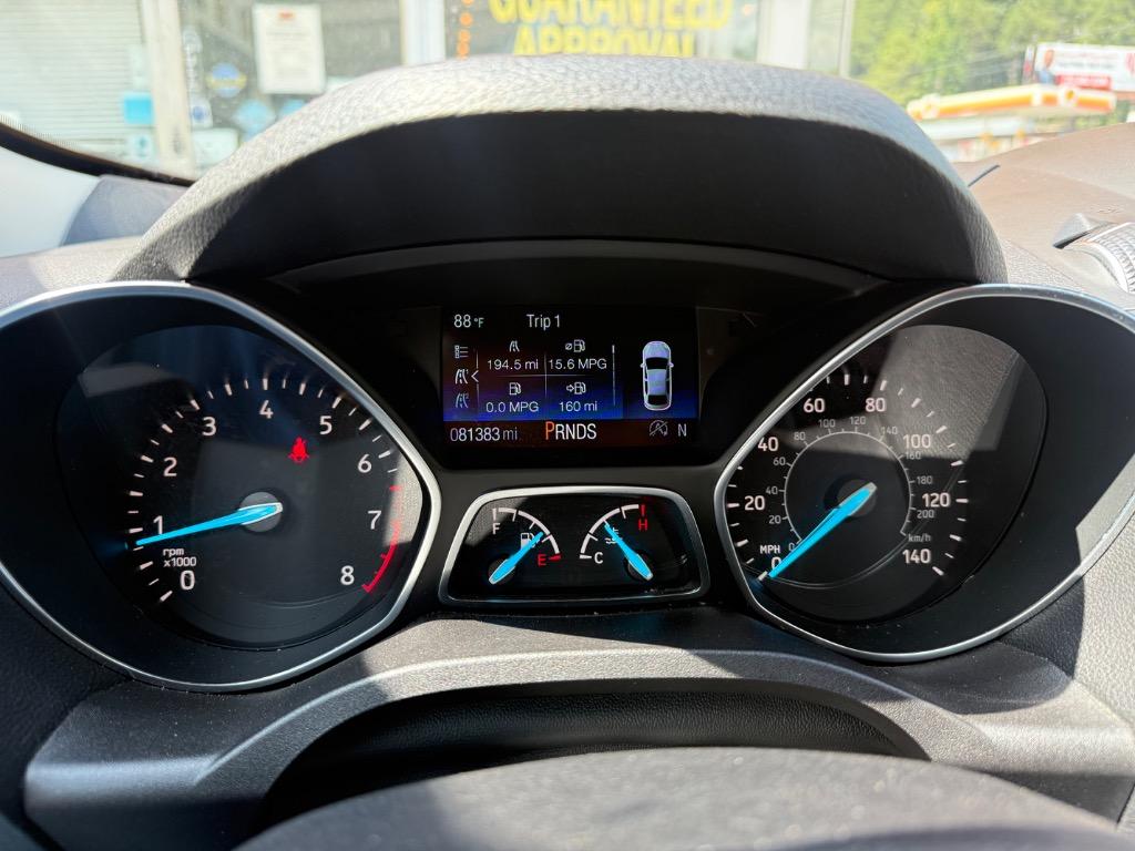 Ford Escape photo 3