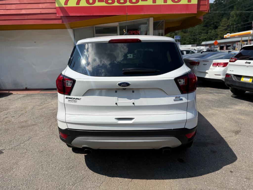 Ford Escape photo 10