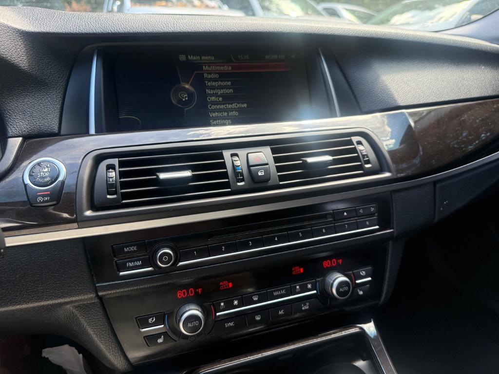 BMW 5-Series photo 5