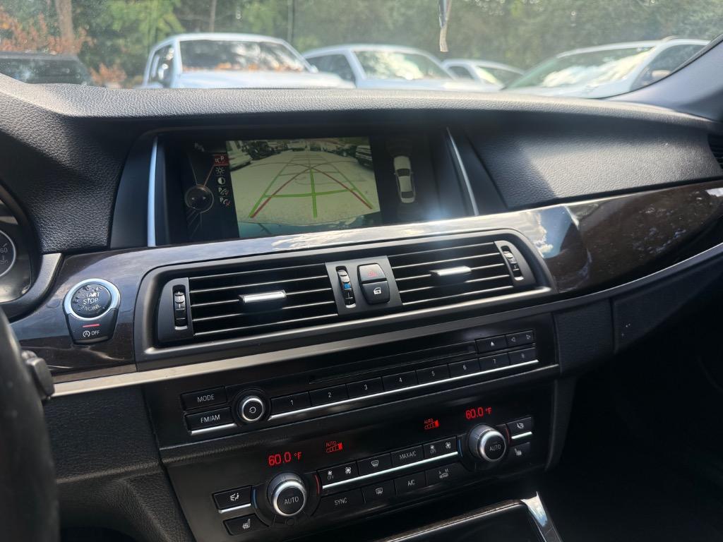 BMW 5-Series photo 4