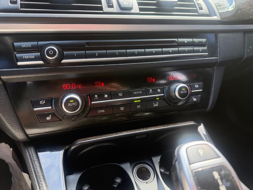 BMW 5-Series photo 6