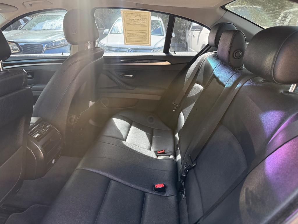 BMW 5-Series photo 14