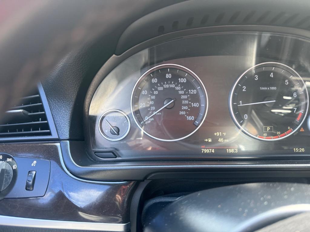 BMW 5-Series photo 3