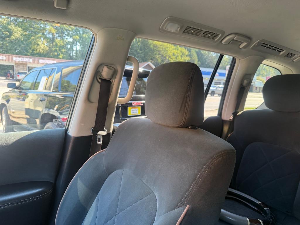 Nissan Armada photo 4