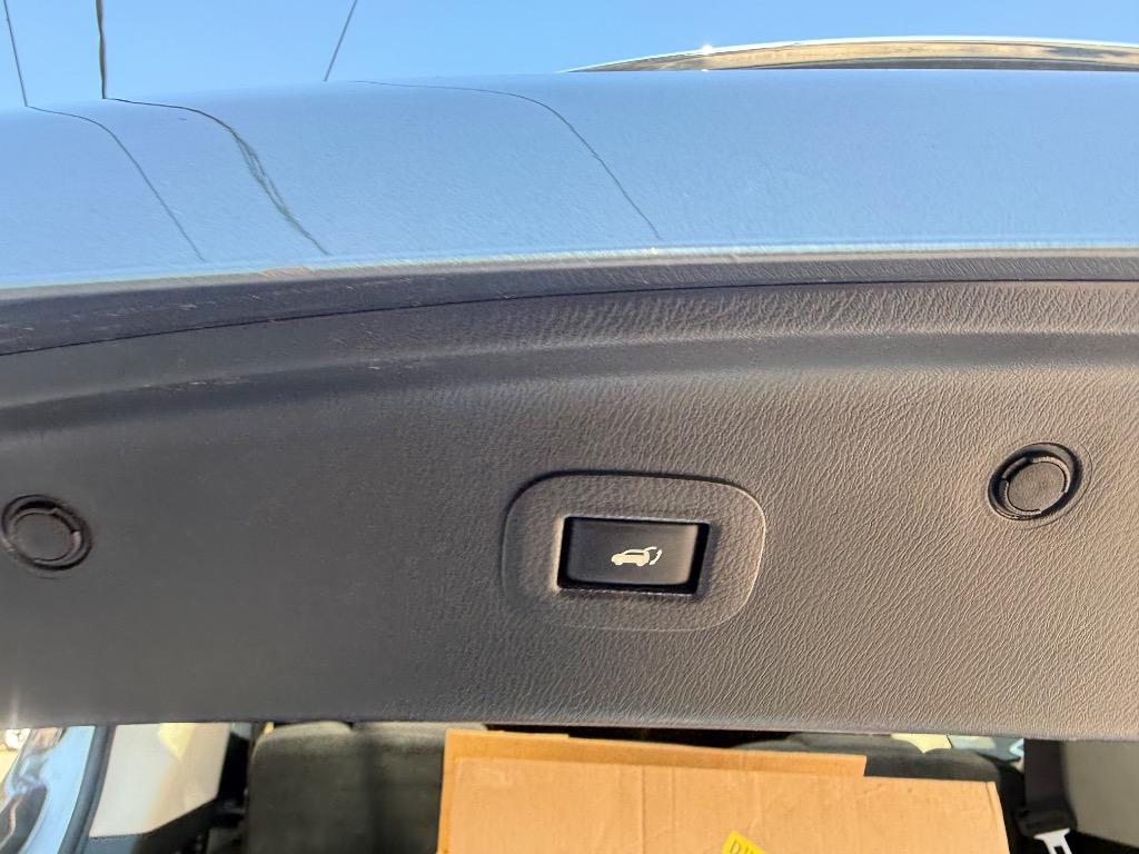 Nissan Armada photo 5
