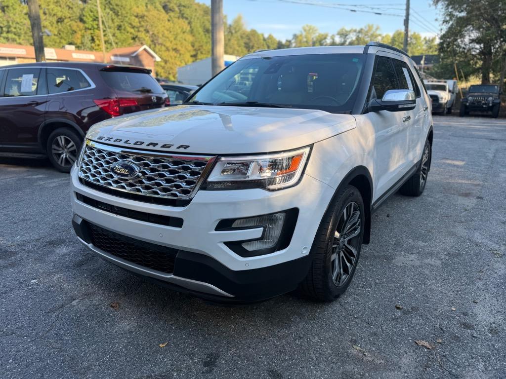 Ford Explorer photo 23