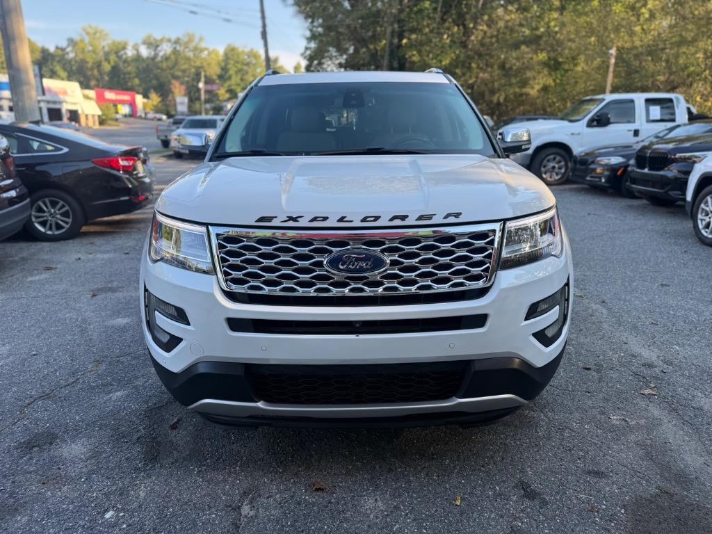 Ford Explorer photo 17