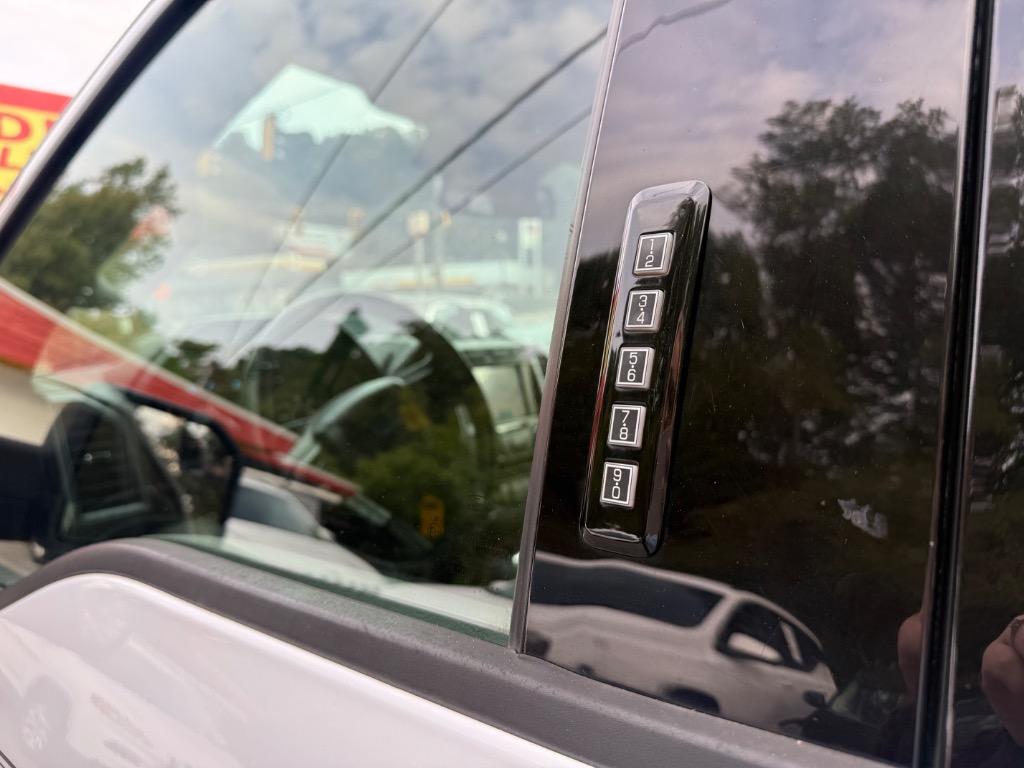Ford F-150 photo 6