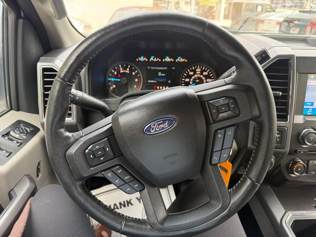 Ford F-150 photo 2