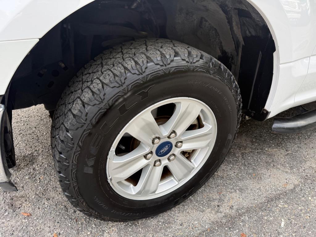 Ford F-150 photo 17