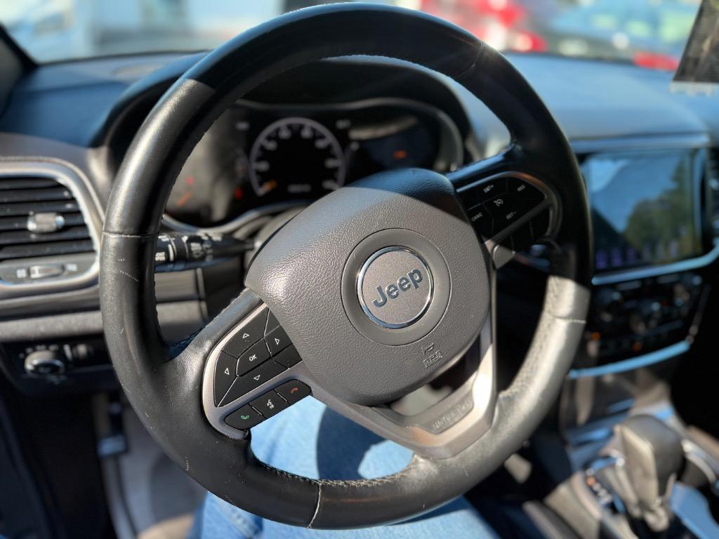 Jeep Grand Cherokee photo 6