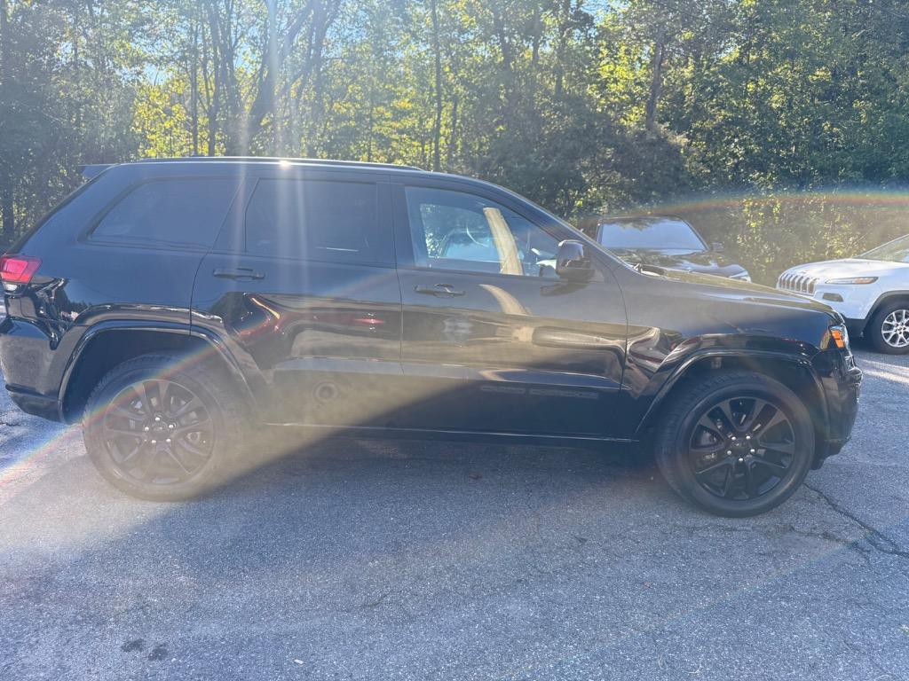 Jeep Grand Cherokee photo 10