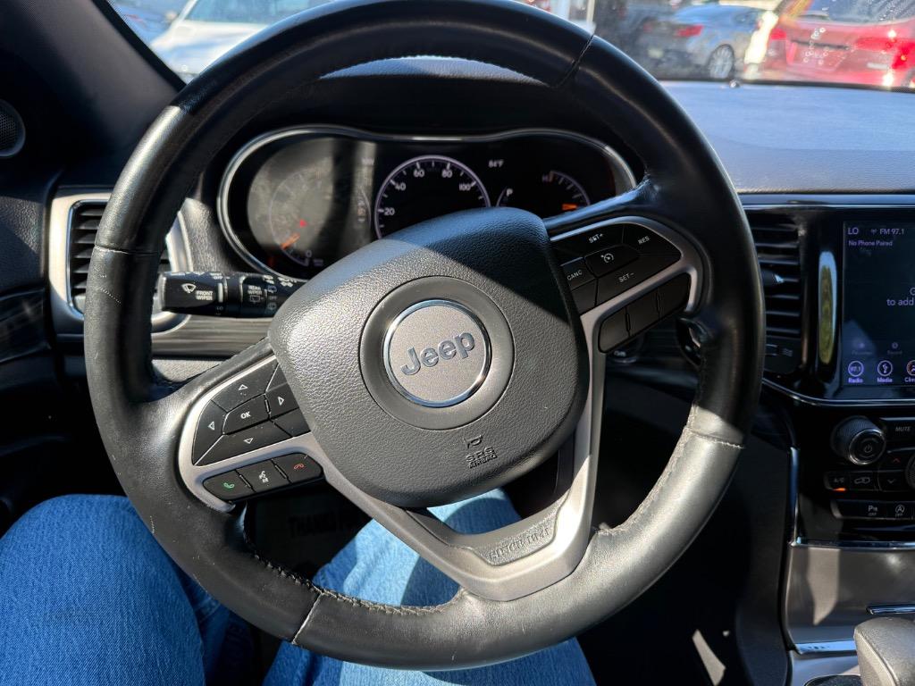 Jeep Grand Cherokee photo 2