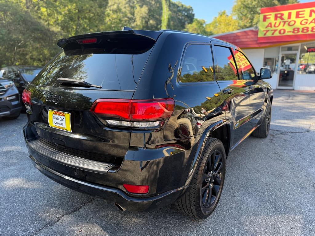 Jeep Grand Cherokee photo 11