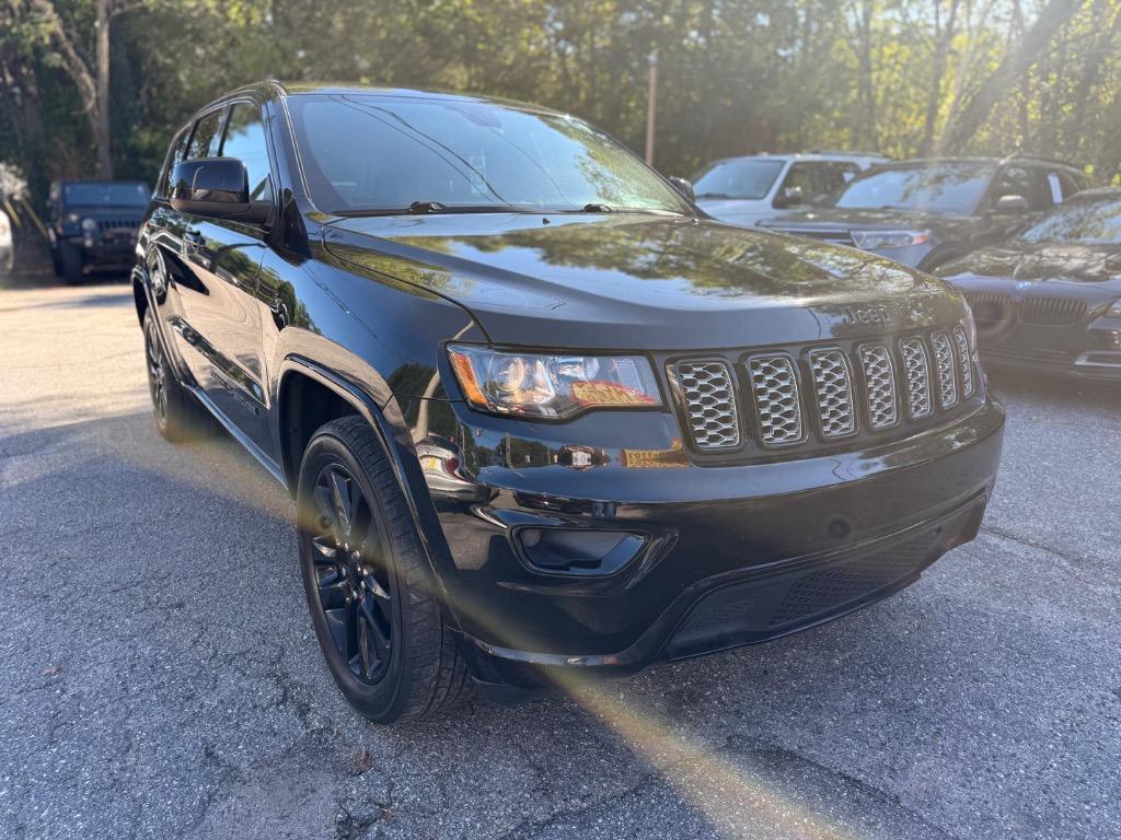 Jeep Grand Cherokee photo 9