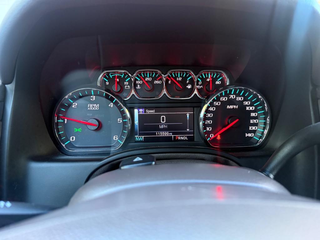 Chevrolet Tahoe photo 3