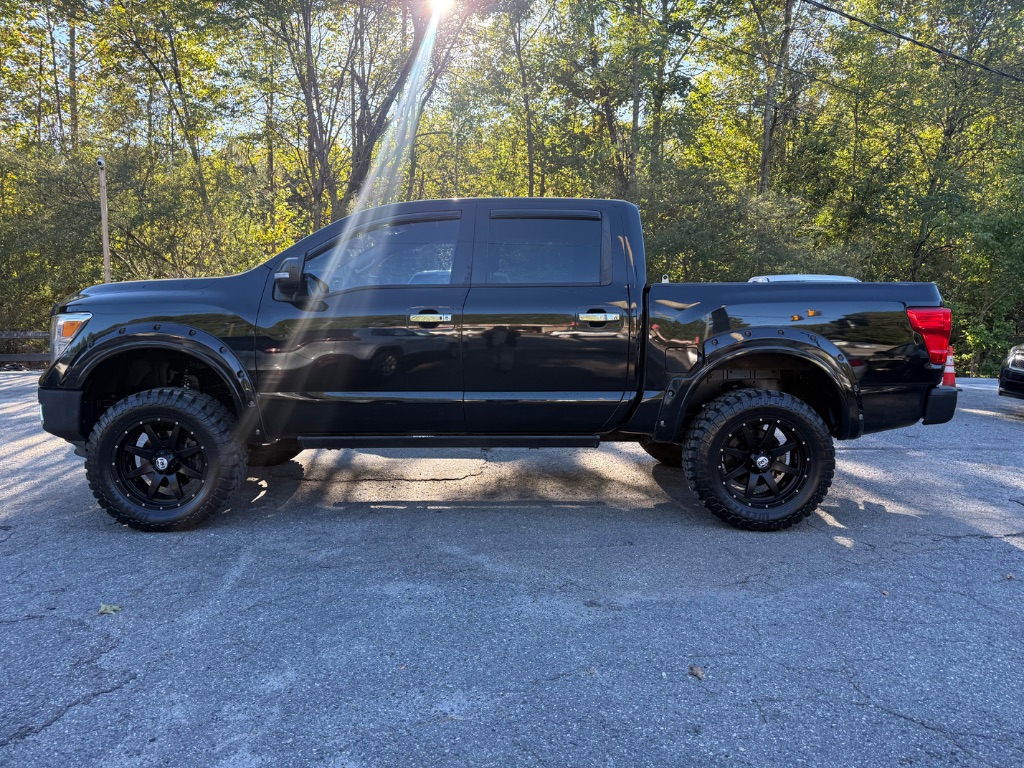 Nissan Titan photo 6