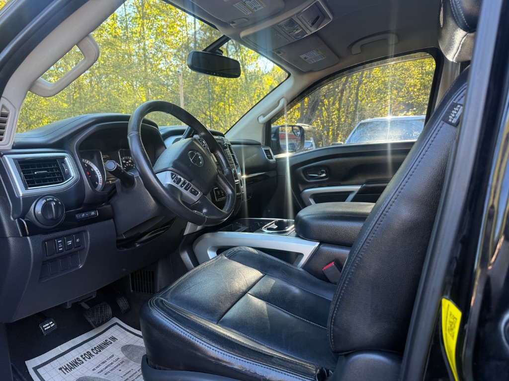 Nissan Titan photo 3