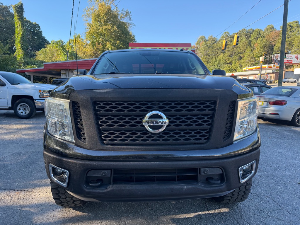 Nissan Titan photo 9