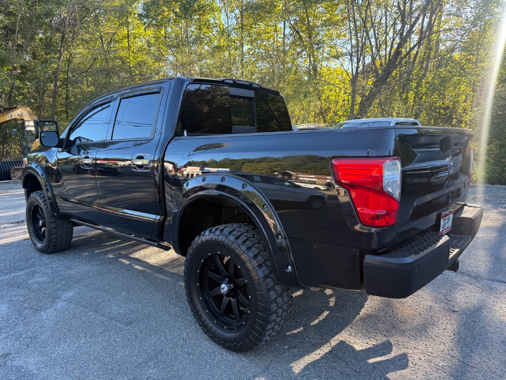 Nissan Titan photo 15