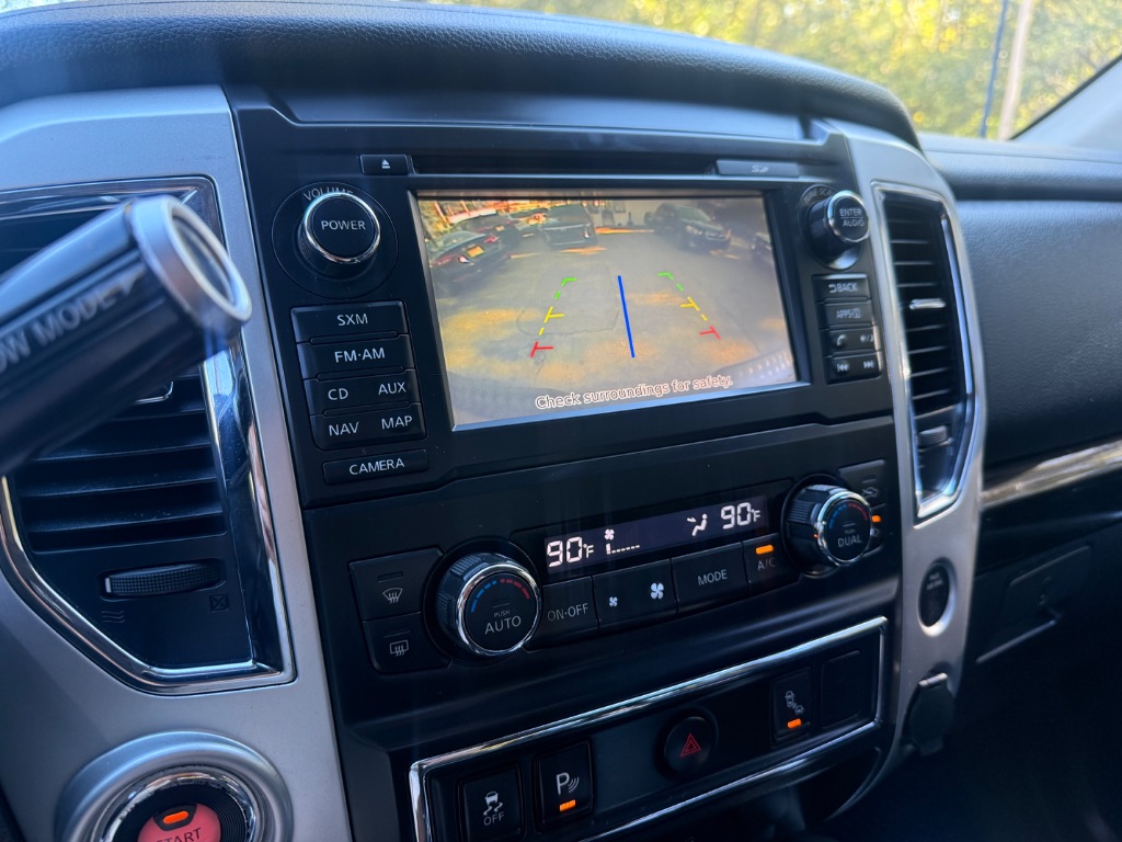 Nissan Titan photo 18