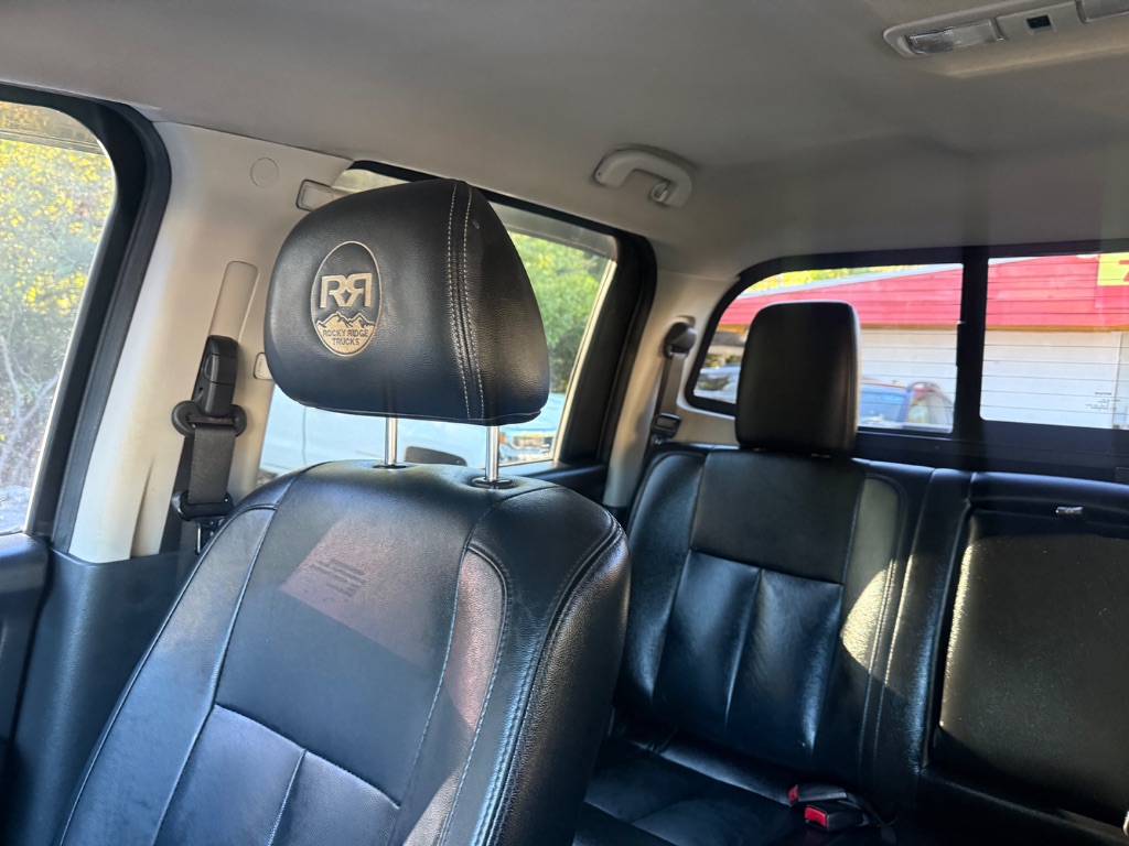 Nissan Titan photo 22