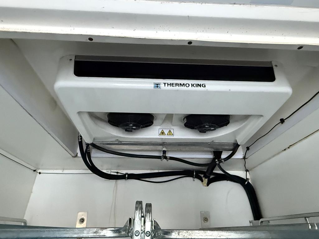 Ford Transit photo 11