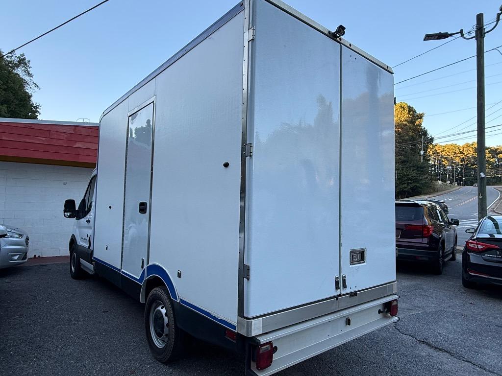 Ford Transit photo 15