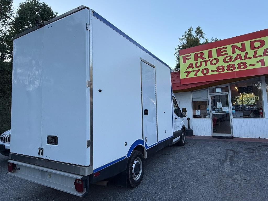 Ford Transit photo 17