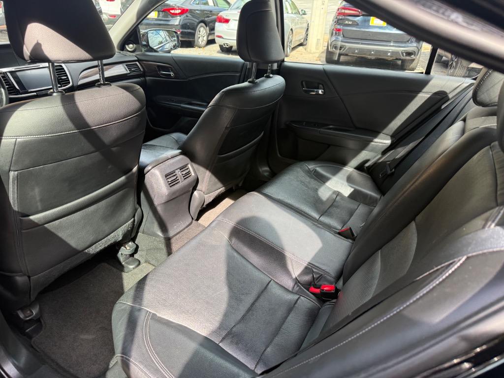 Honda Accord photo 4