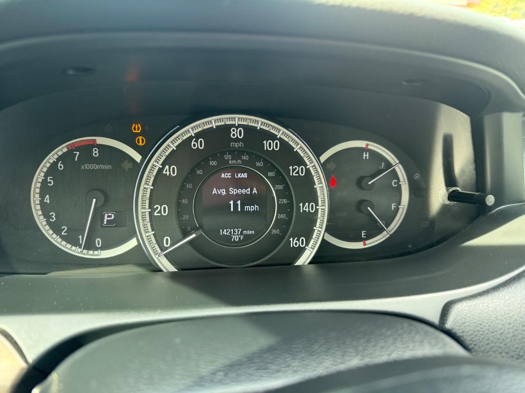 Honda Accord photo 2