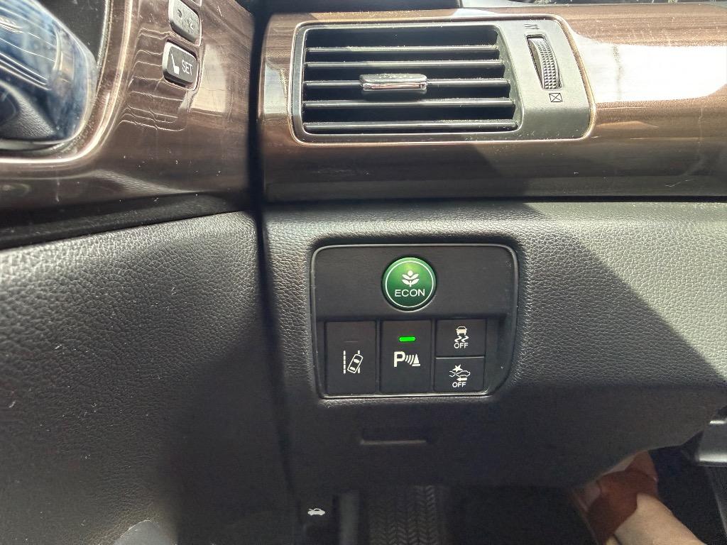 Honda Accord photo 5
