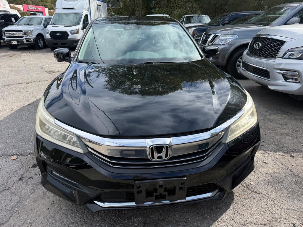 Honda Accord photo 11