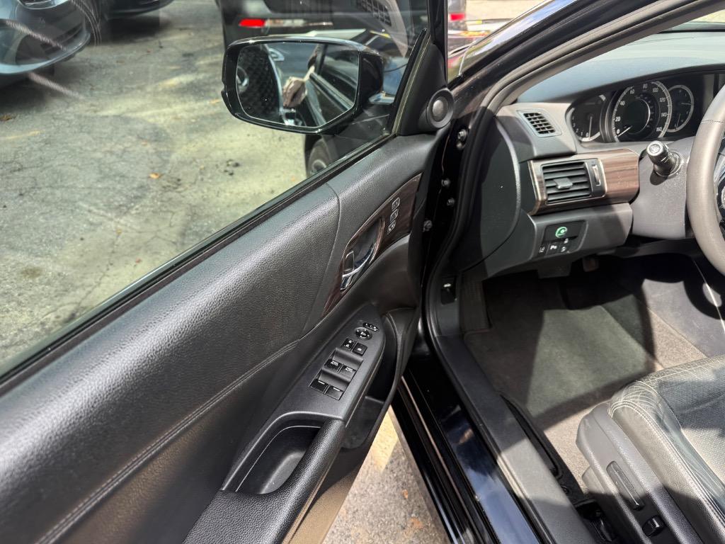 Honda Accord photo 21