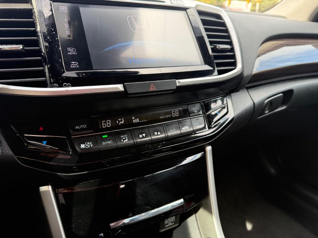 Honda Accord photo 19