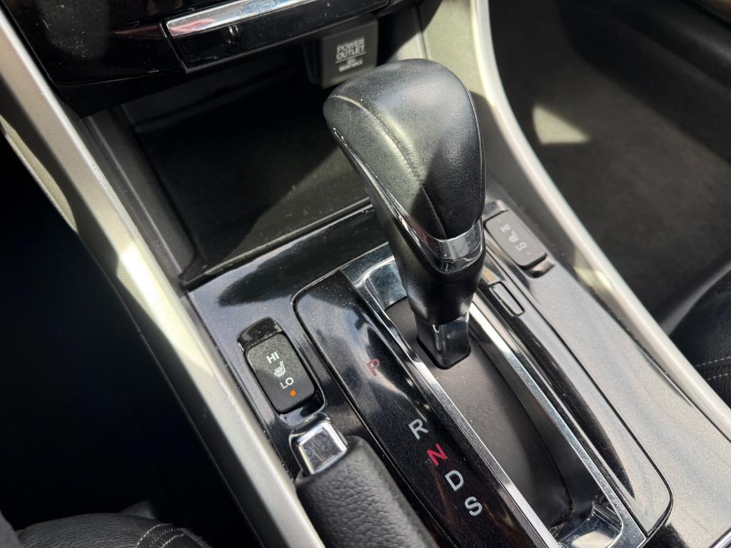Honda Accord photo 6