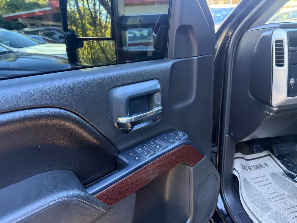 GMC Sierra photo 19