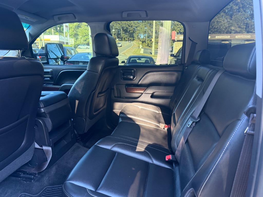 GMC Sierra photo 18