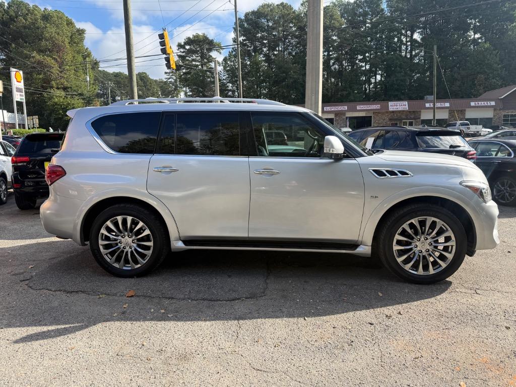 Infiniti QX80 photo 21
