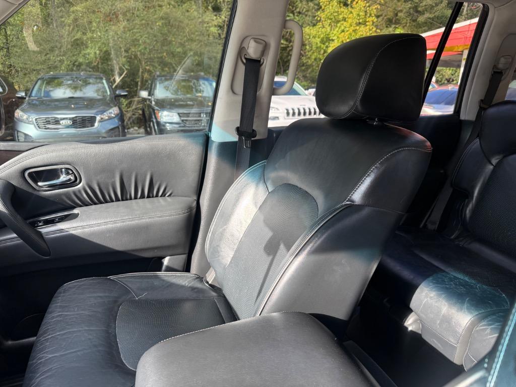 Infiniti QX80 photo 12